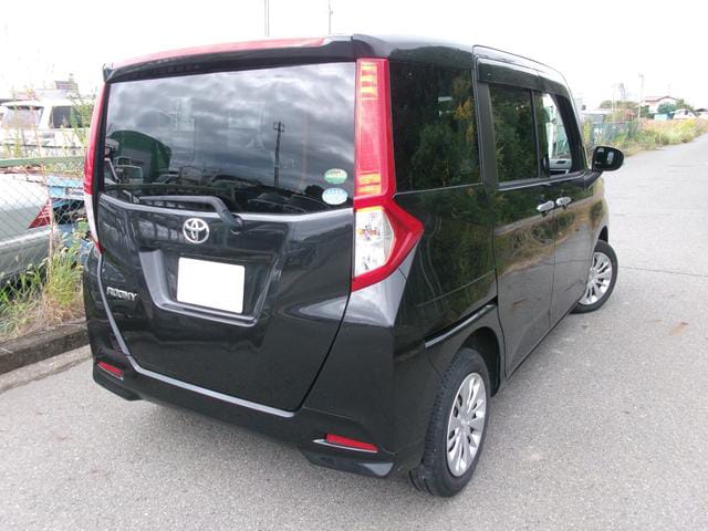 Toyota Roomy 2017